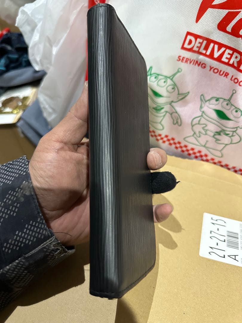 Louis Vuitton エピレザー ブラック 長財布