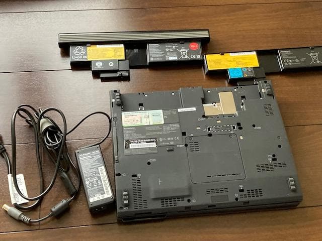 ジャンク扱い　Lenovo ThinkPad X200T＆ウルトラベース付き