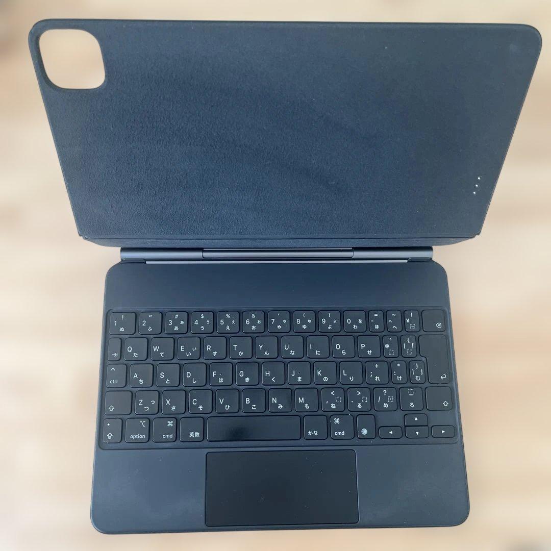Apple Magic Keyboard MXQT2J/A 11インチ　Pro②