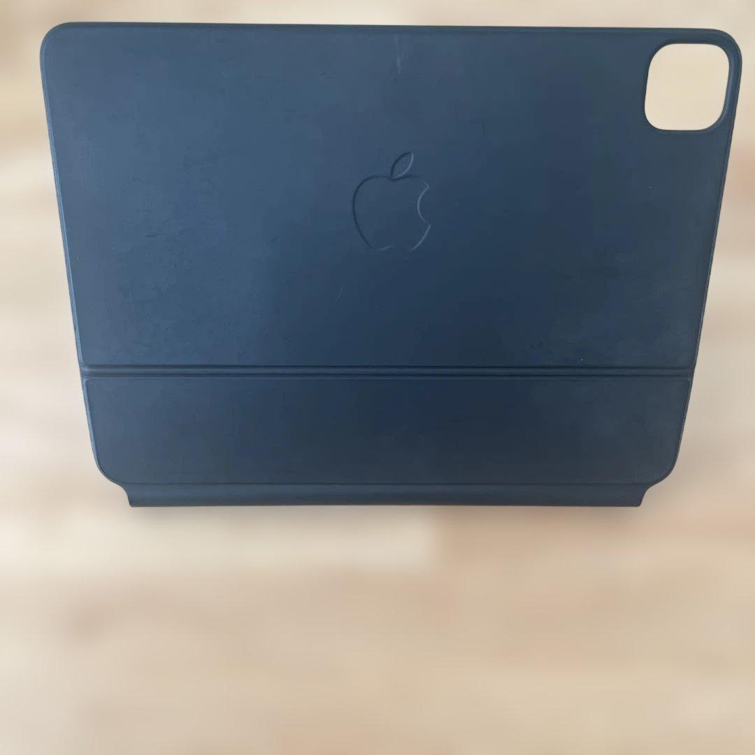 Apple Magic Keyboard MXQT2J/A 11インチ　Pro②