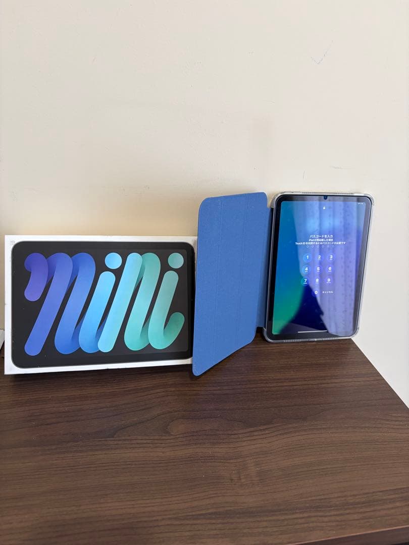 iPad mini 7 青色カバー付き