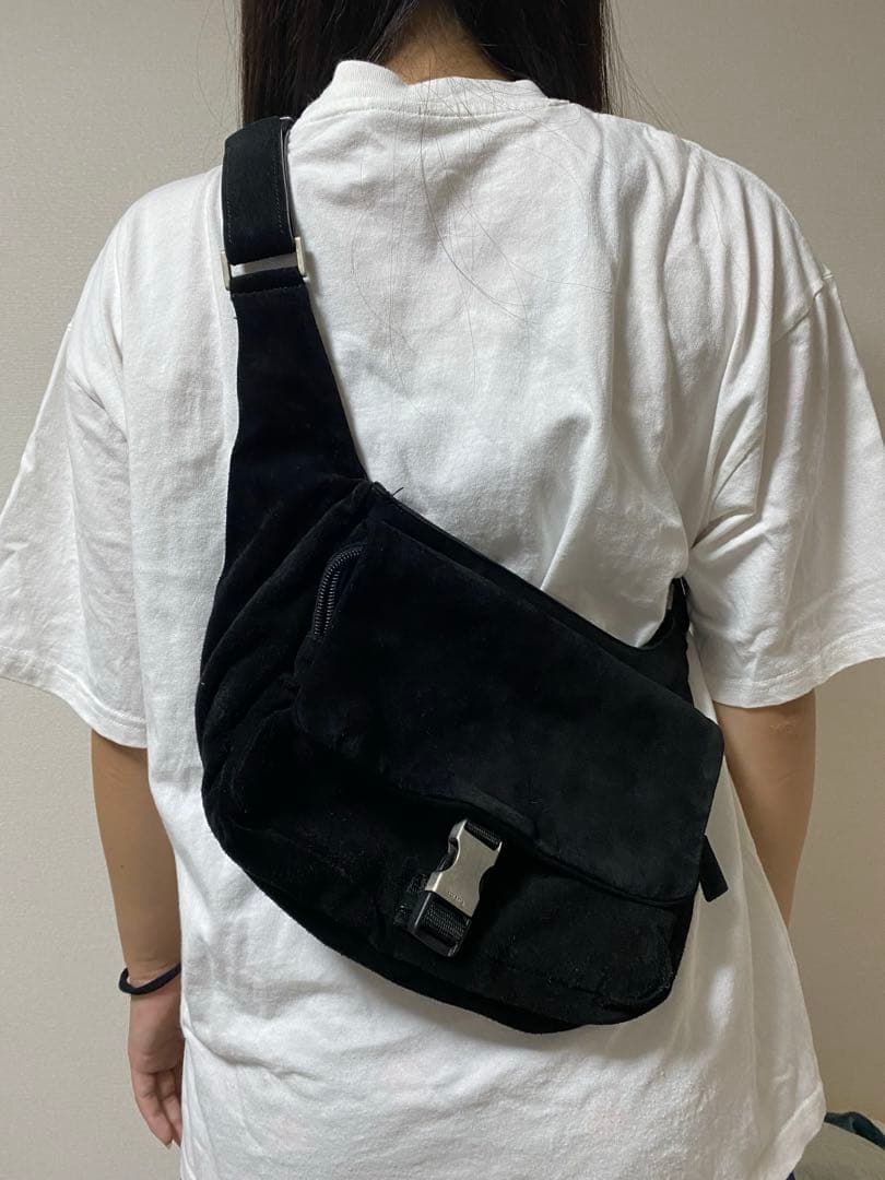 PRADA ブラック ショルダーバッグ