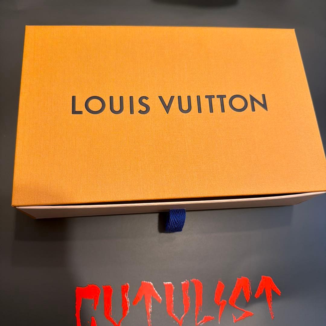 ルイヴィトン　財布　ジッピー・ウォレット