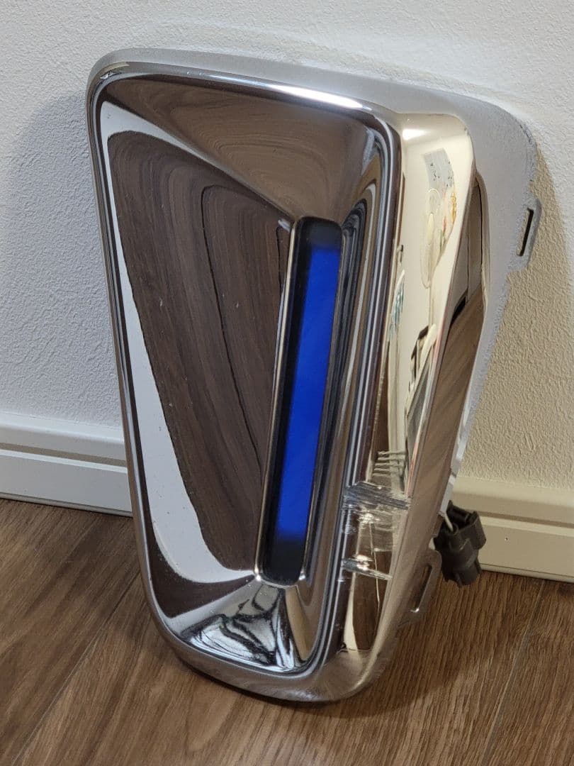 ホンダフリード Honda Freed LEDクロームガーニッシュ、青色LED