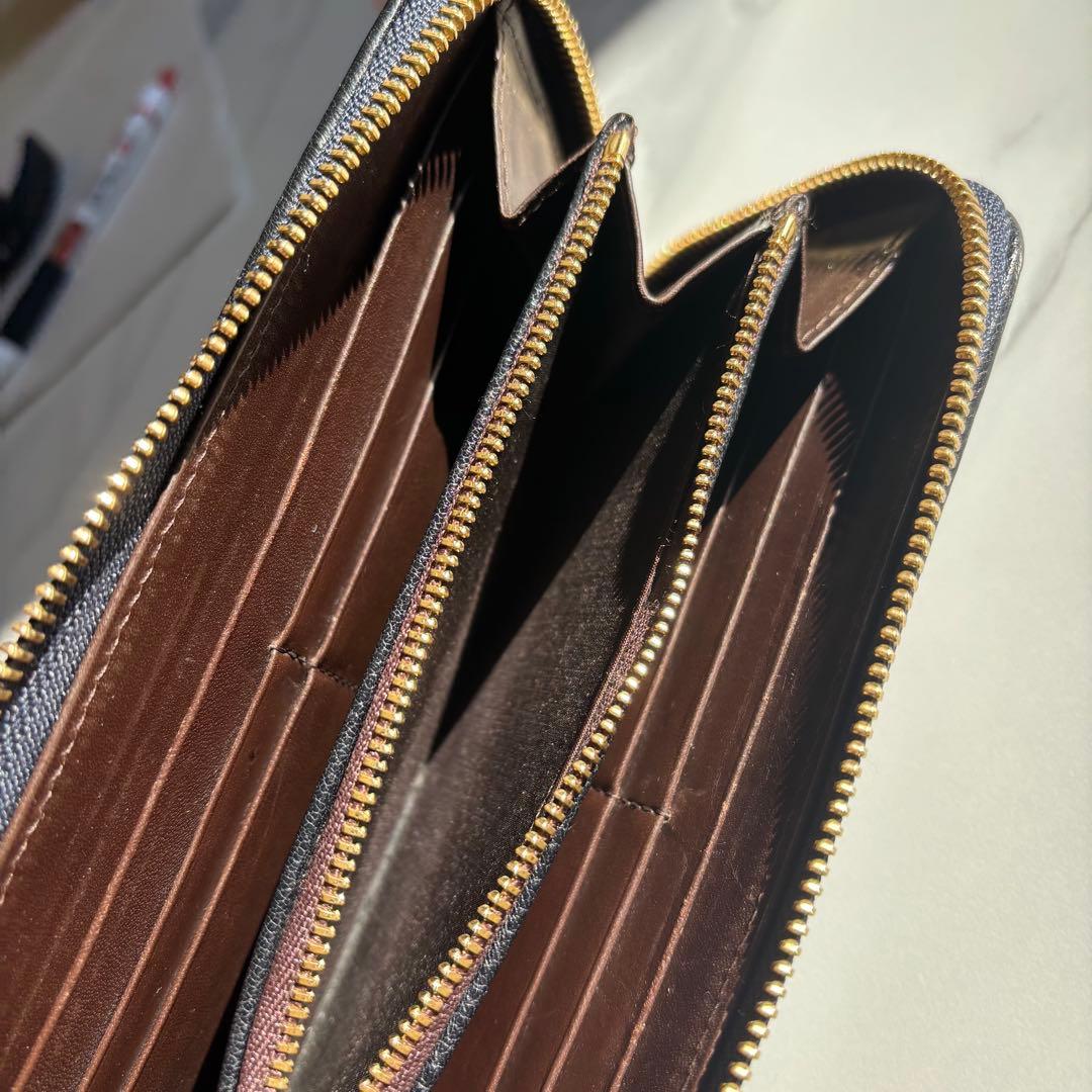 土屋鞄製　黒レザー長財布 ラウンドファスナー