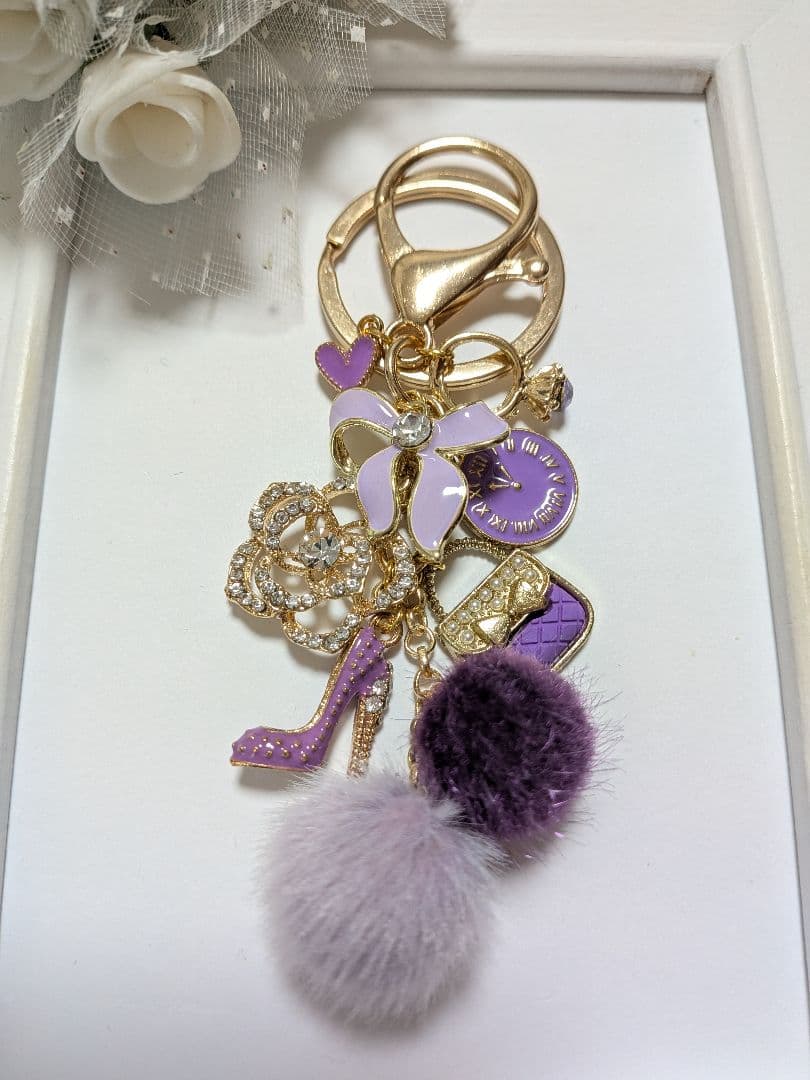 ハンドメイドチャーム　バッグチャーム　カメリア　ミニバッグ　タッセル　黒ピンク