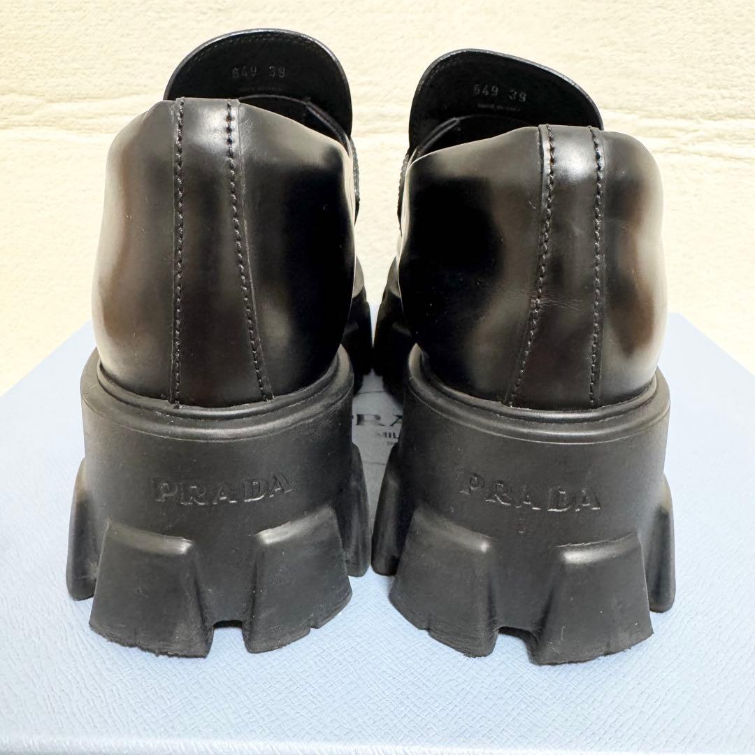 美品 プラダ ローファー モノリス 三角ロゴ ブラッシュドレザー 厚底 25 黒