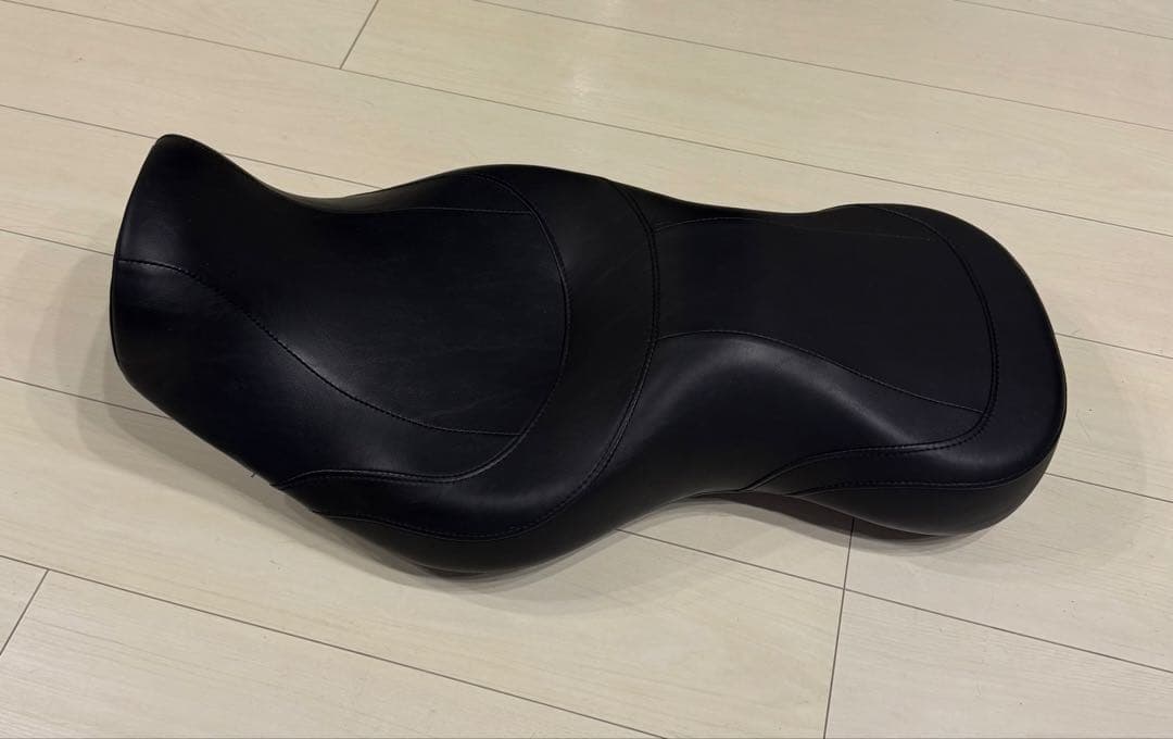 ハーレーダビッドソン ダイナ 純正 シート ダイナ FLD FXD