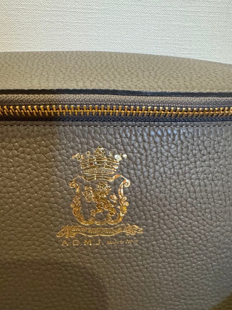 ADMJクロスボディバッグ