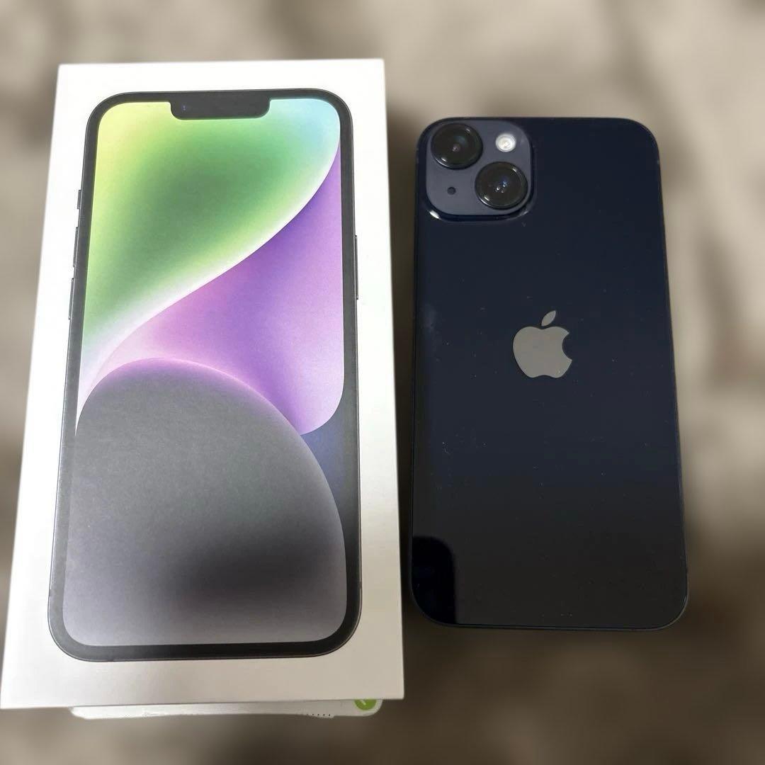 iPhone14 本体　カラー、ミッドナイト、ケースとミッキー携帯ケース付き