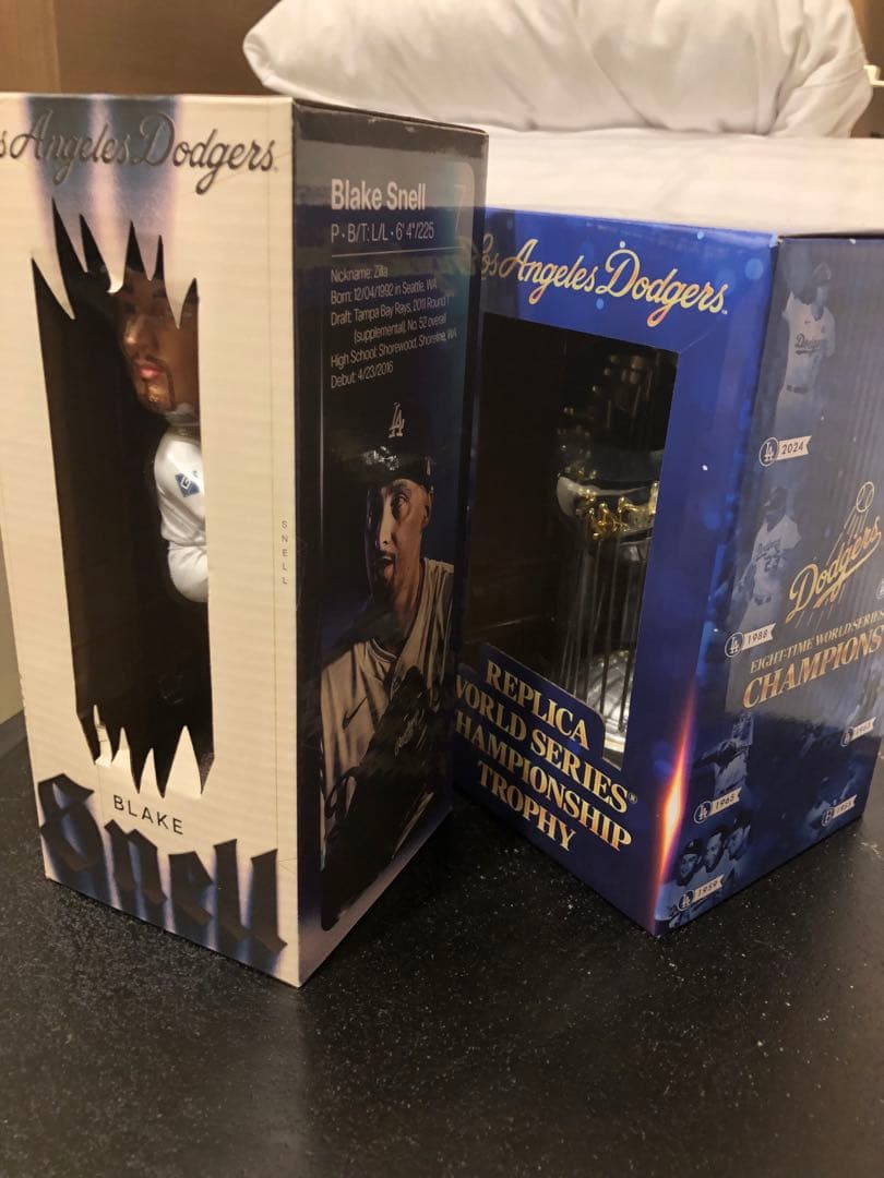 Blake Snell フィギュア & ワールドシリーズトロフィー