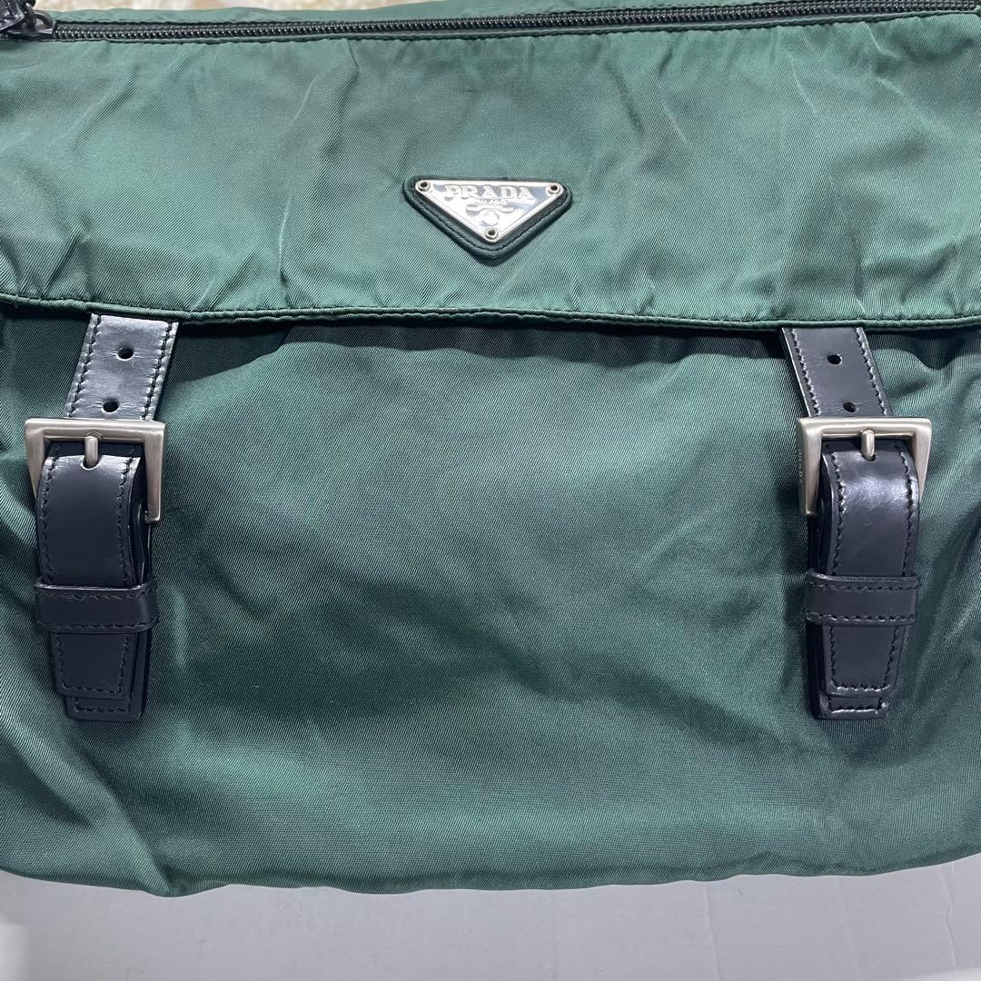 プラダ　三角ロゴ　ナイロン　レザー　メッセンジャーバッグ　ショルダー