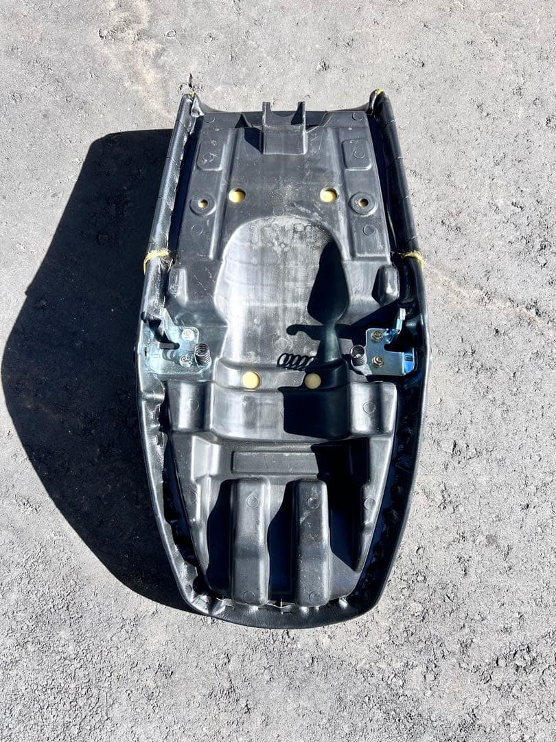 Yamaha RZ250 バイク タックロールシート　アンコ抜き