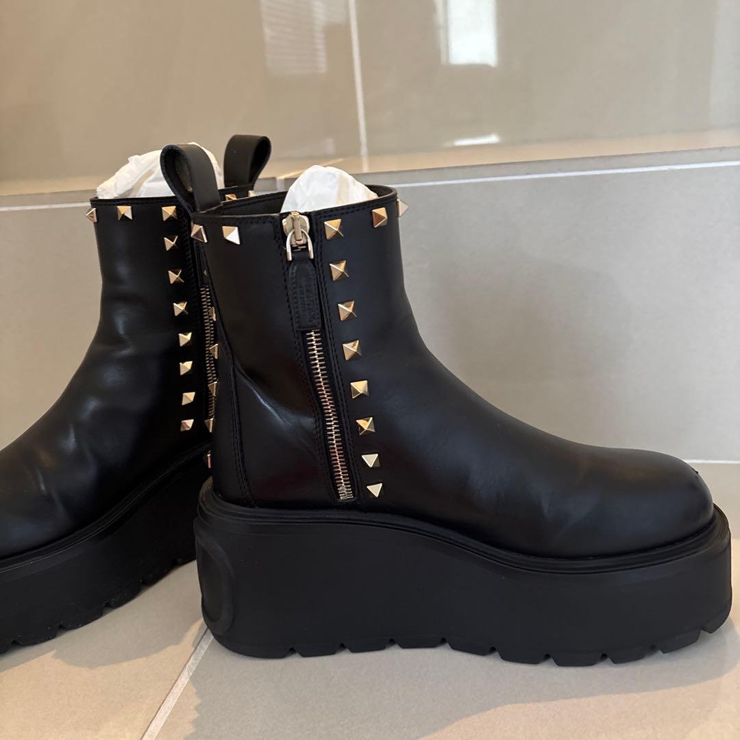 Valentino ユニークフォーム カーフスキンアンクルブーツ スタッズ37