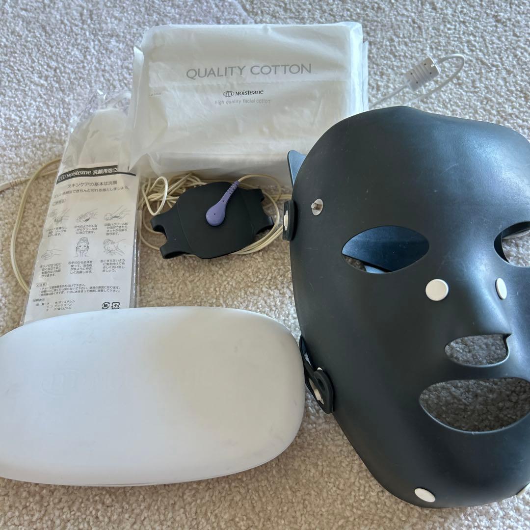 モイスティーヌ　美顔器 温熱機能付き コンパクト