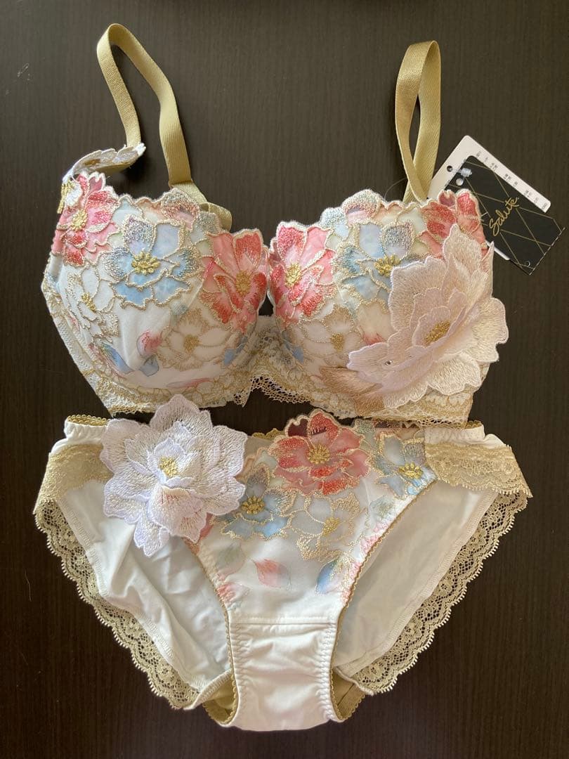 salute　サルート　03G 03グループ　E65 M IV P-UP