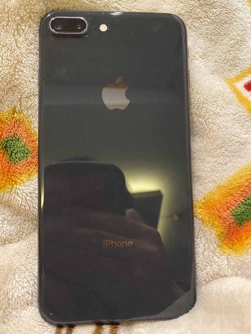 iphone8 plus 64G SIMフリー