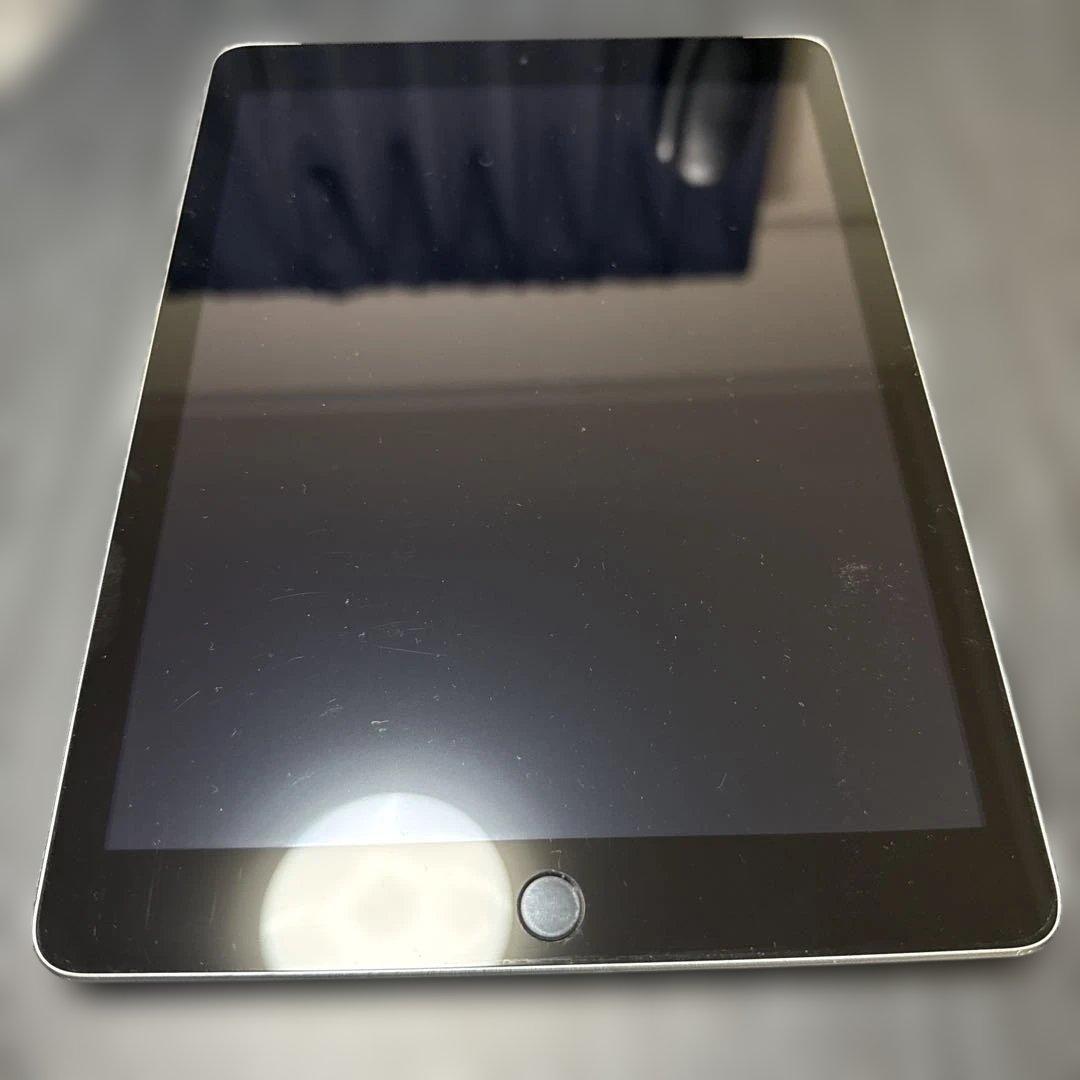 Apple iPad 第5世代　本体