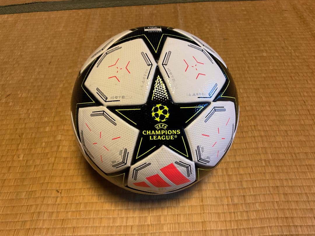 Adidas Champions League サッカーボール　5号　FIFA