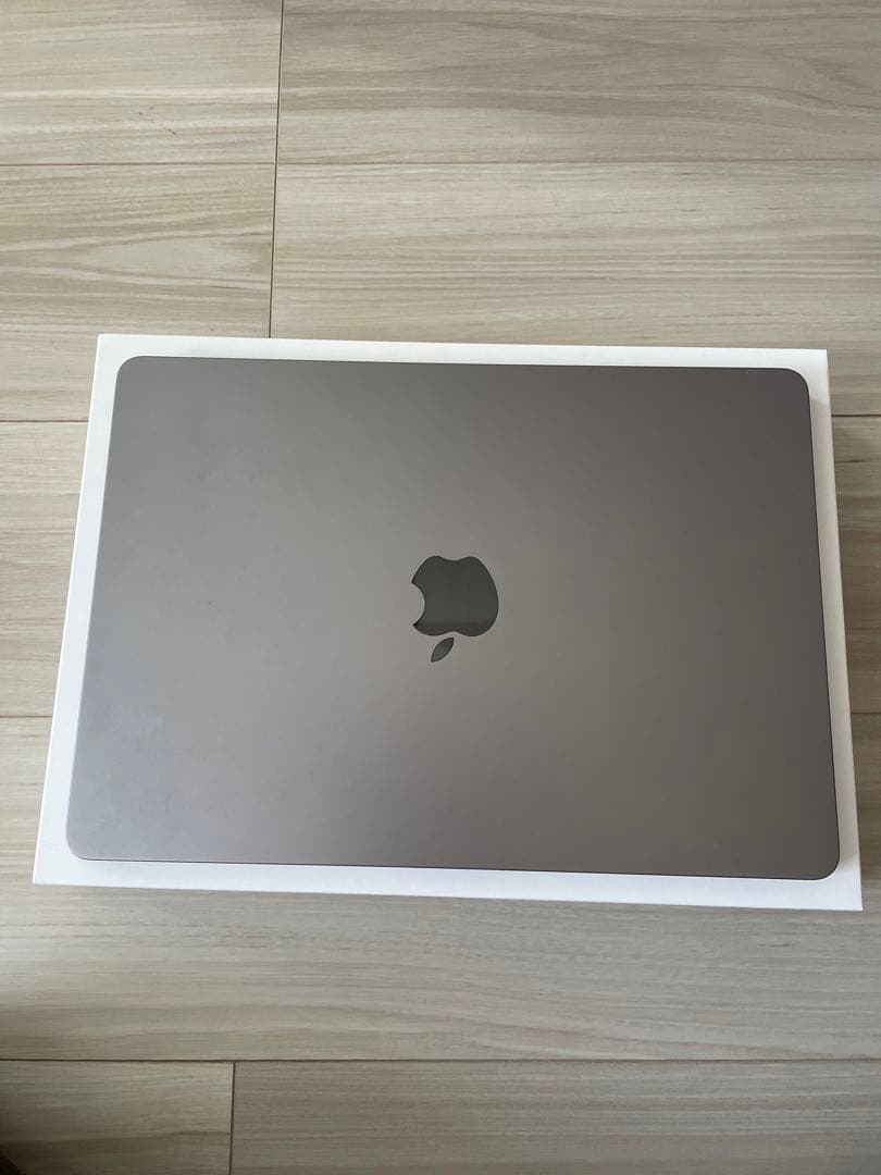 美品MacBook Air M2 13インチ8GB256GB SSDスターライト