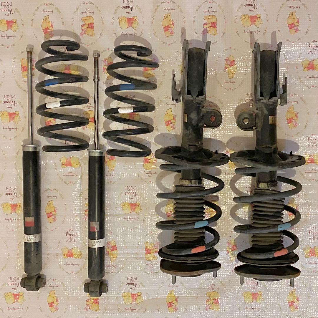 【値下げ可】レクサス CT200h ZWA10 ショックアブソーバー 1台分