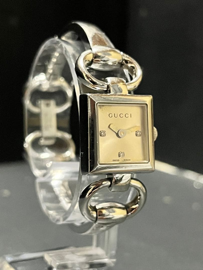 ★超希少　GUCCI 120トルナヴォーニSS 石付レディース腕時計　動作良好