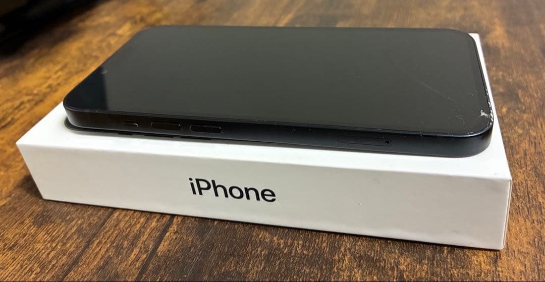 【中古/画面キズあり】iPhone14 / 256GB / ミッドナイト