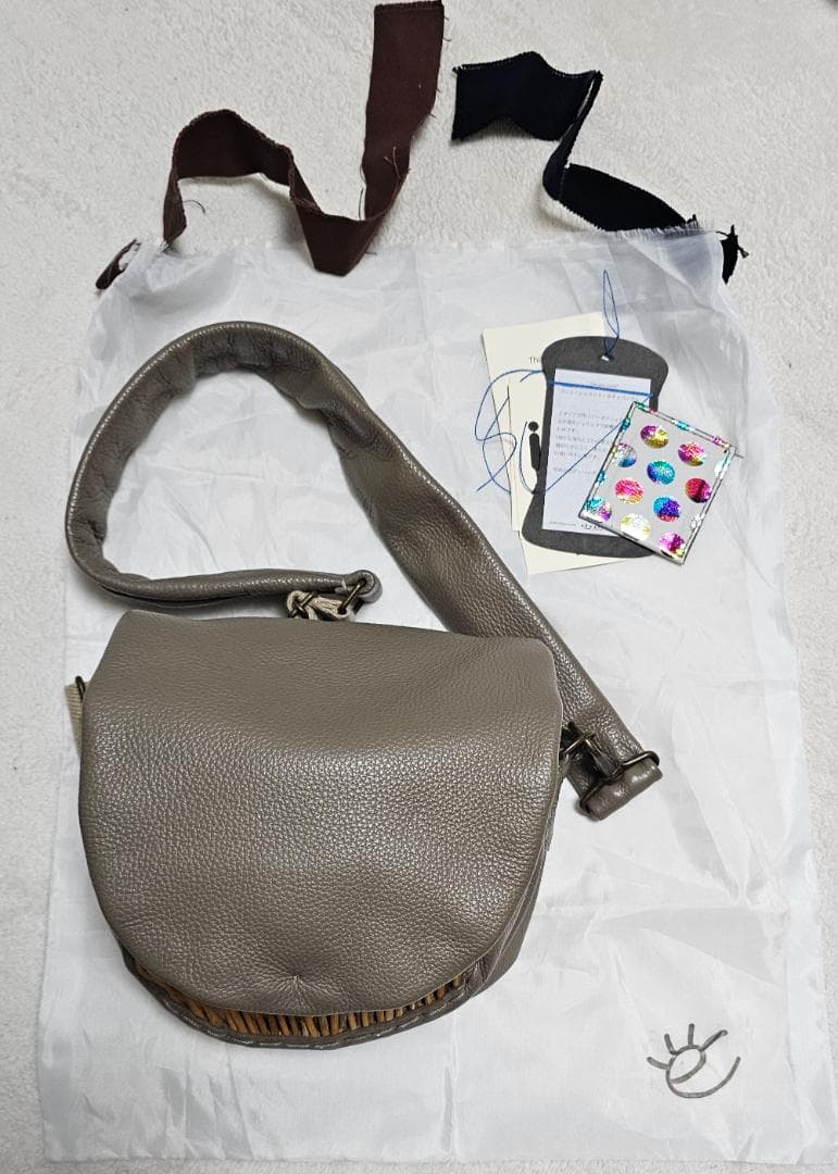 エバゴス／フニュ・シュリンク・ボディバッグＳ