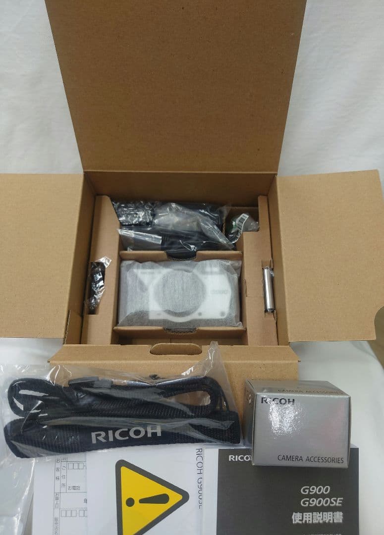 RICOHリコー 防水防塵業務用デジタルカメラG900 予備バッテリー付