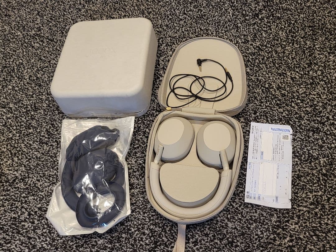 SONY WH-1000XM5 ワイヤレスヘッドホン 専用カバー付