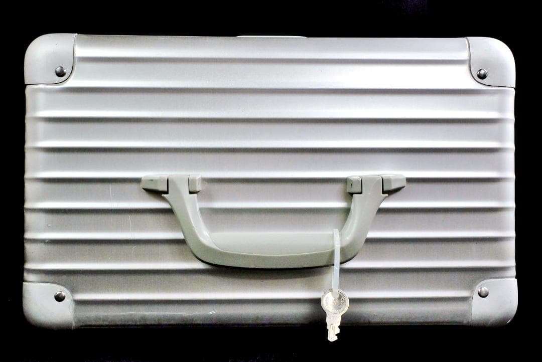 リモワ 946.38『OPAL/オパール』アルミ ビューティケース 鍵付17L