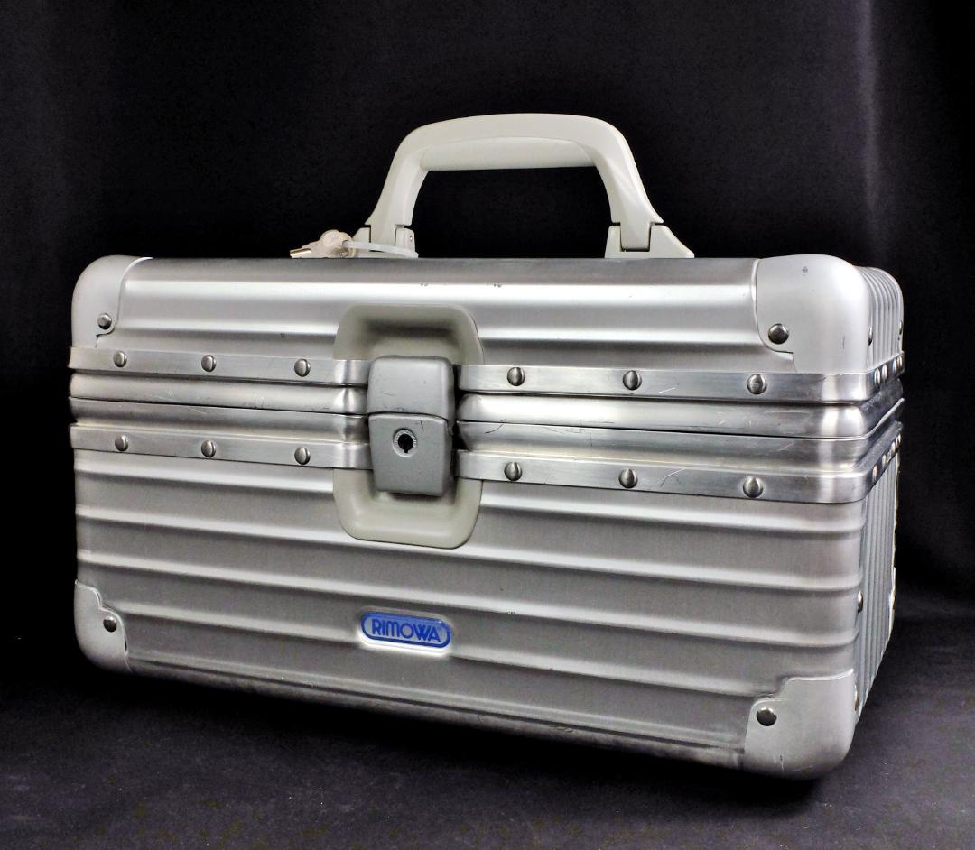 リモワ 946.38『OPAL/オパール』アルミ ビューティケース 鍵付17L