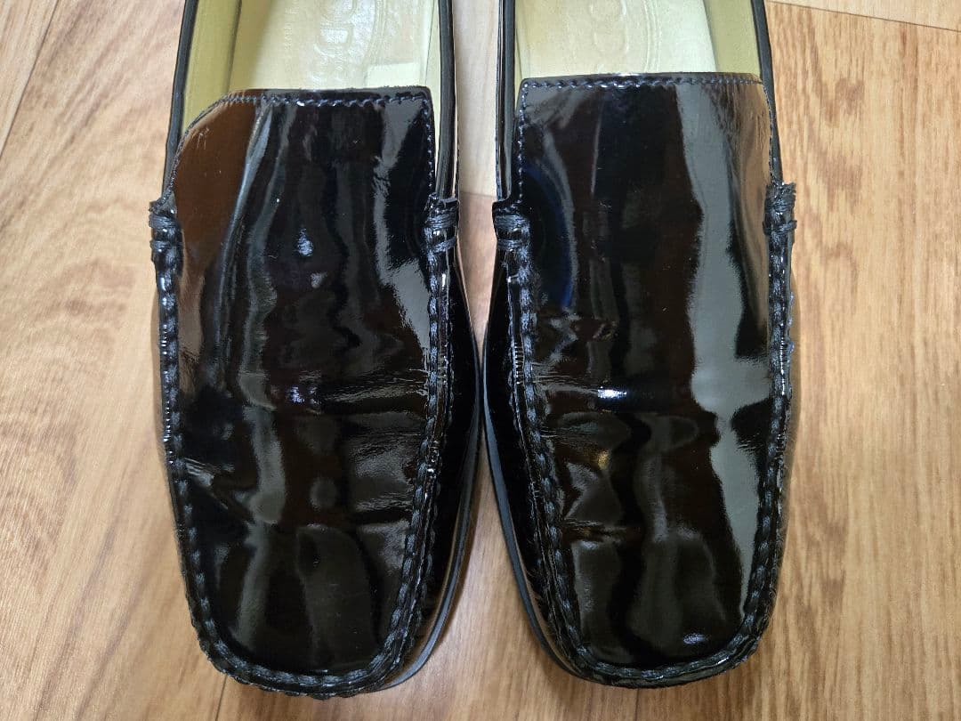 007　TOD'S 　ドライビングシューズ エナメル