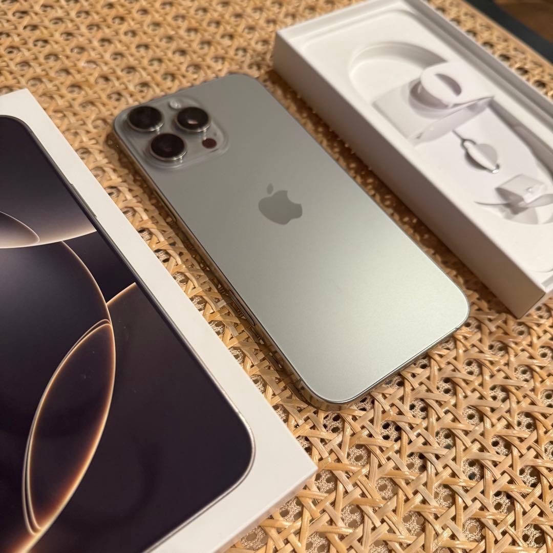【最終値下げ】美品！ iPhone 16pro max ナチュラルチタニウム