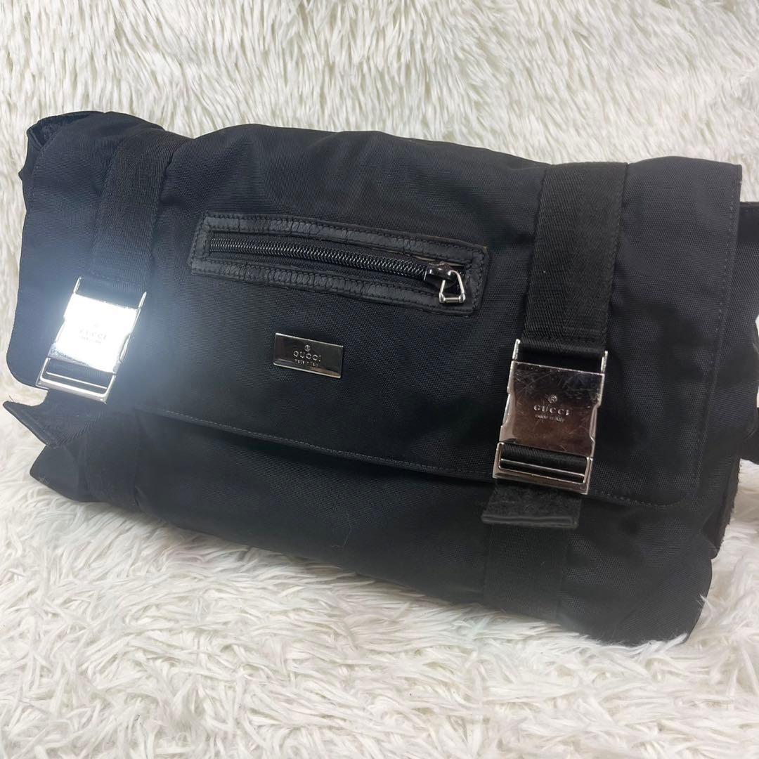 GUCCI グッチ ショルダーバッグ 斜め掛け