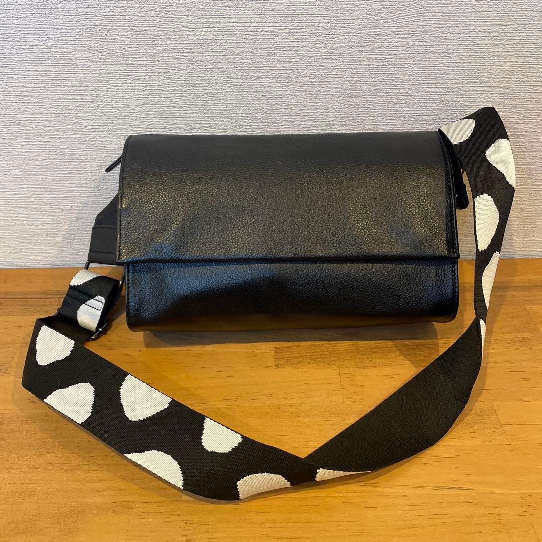 イアパピヨネ　ワイドテープ　ショルダーバッグ　ボディバッグ　ダルメシアン