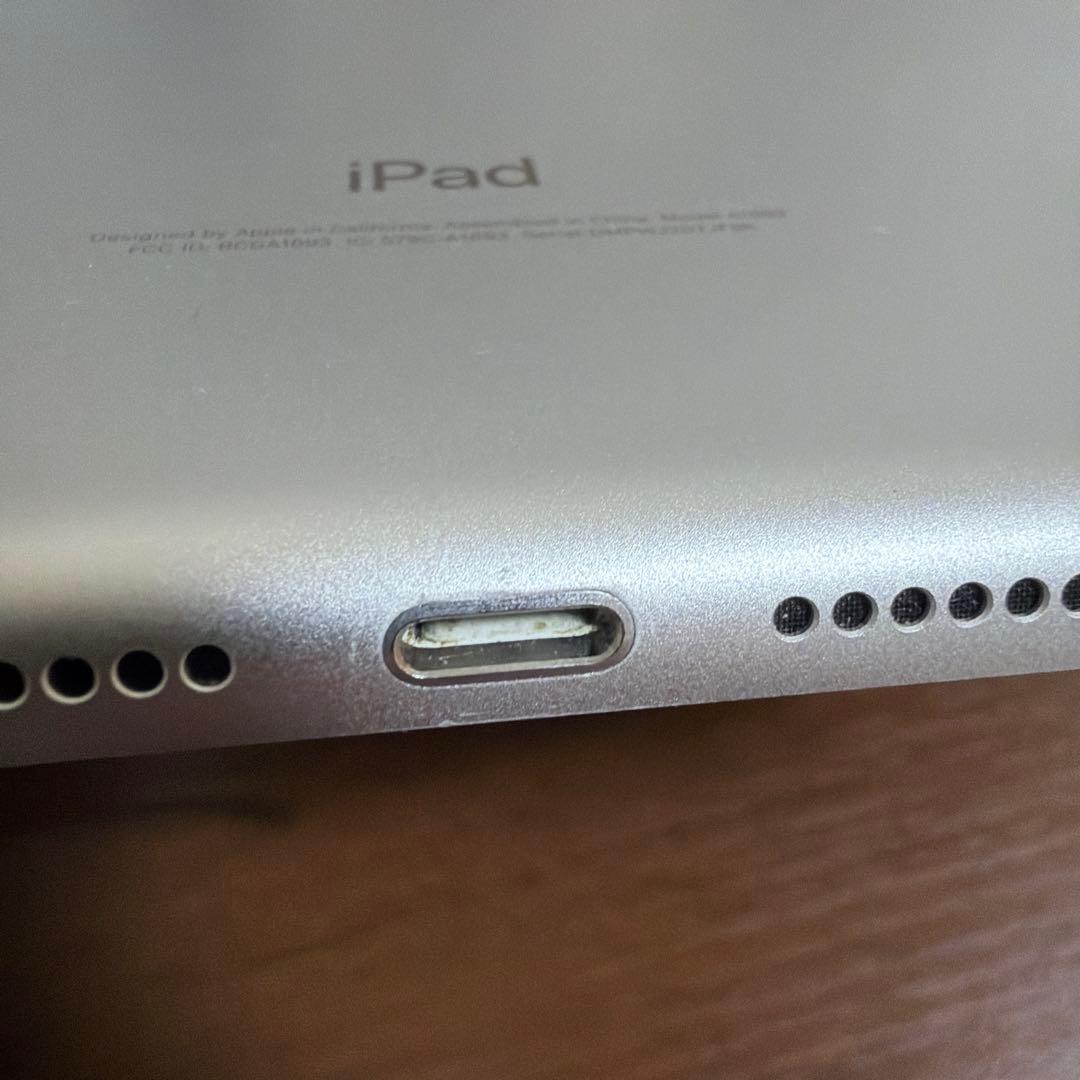 週末セール〜2/1！iPad(第6世代)シルバー 32GB/wifiモデル