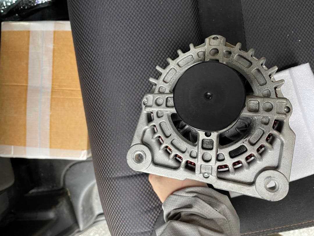 超美品　C25セレナ　リビルトオルタネーター　23100-EN000