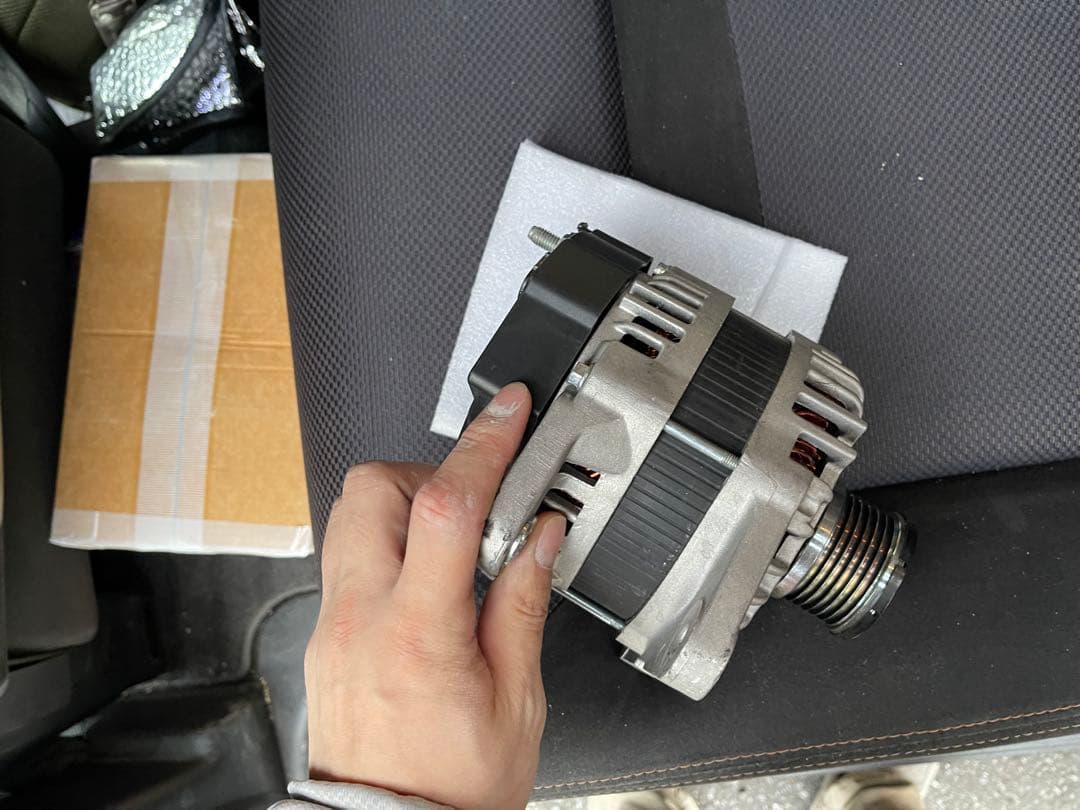 超美品　C25セレナ　リビルトオルタネーター　23100-EN000