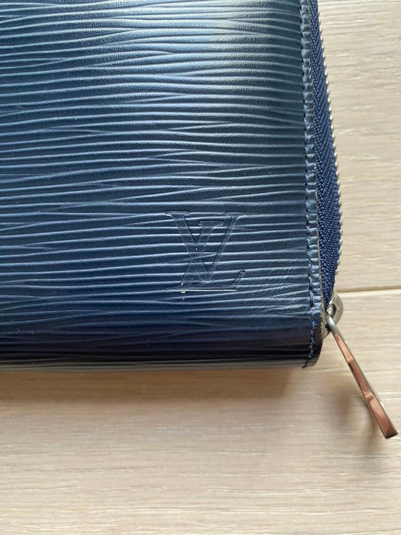 値下しました ルイヴィトン エピ ジッピーウォレット 長財布