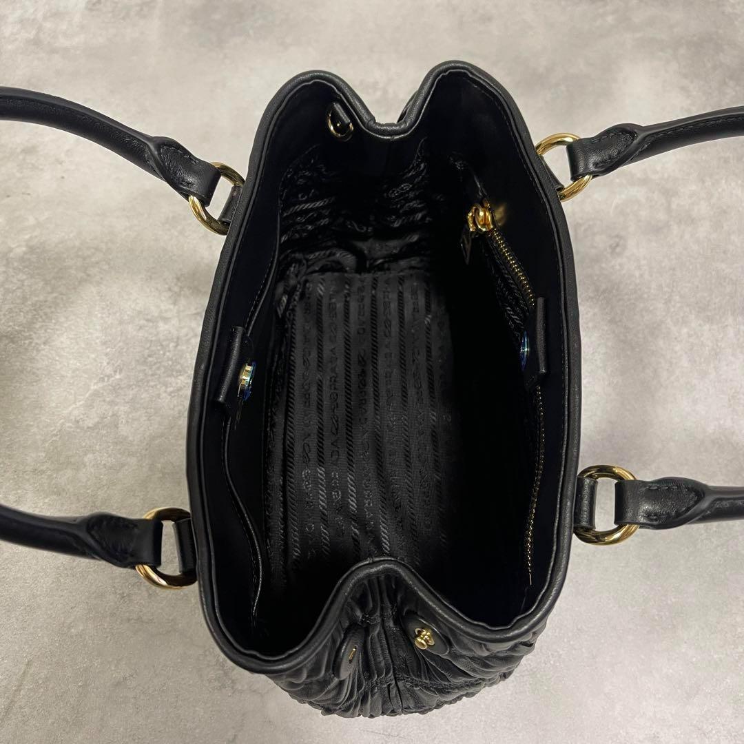 新品✨PRADA プリーツ ナッパレザー 2way ハンドバッグ ブラック