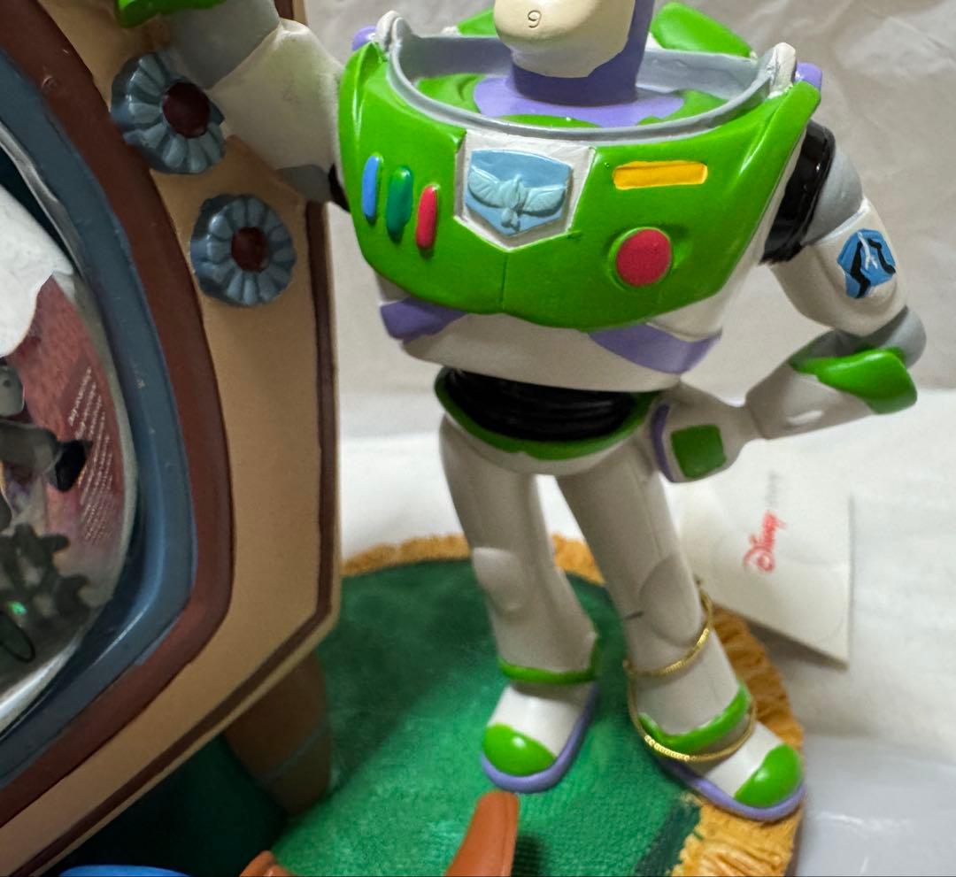 ディズニーストア トイストーリー2 TV型 オルゴール付きスノーグローブ