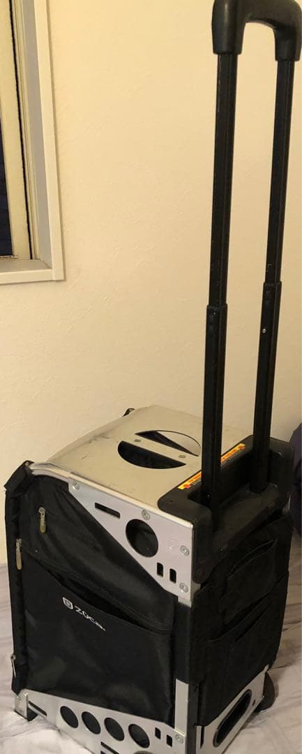 ZÜCA ズーカ　ブラック 座れる　キャリーケース　人気 旅行 シンプル