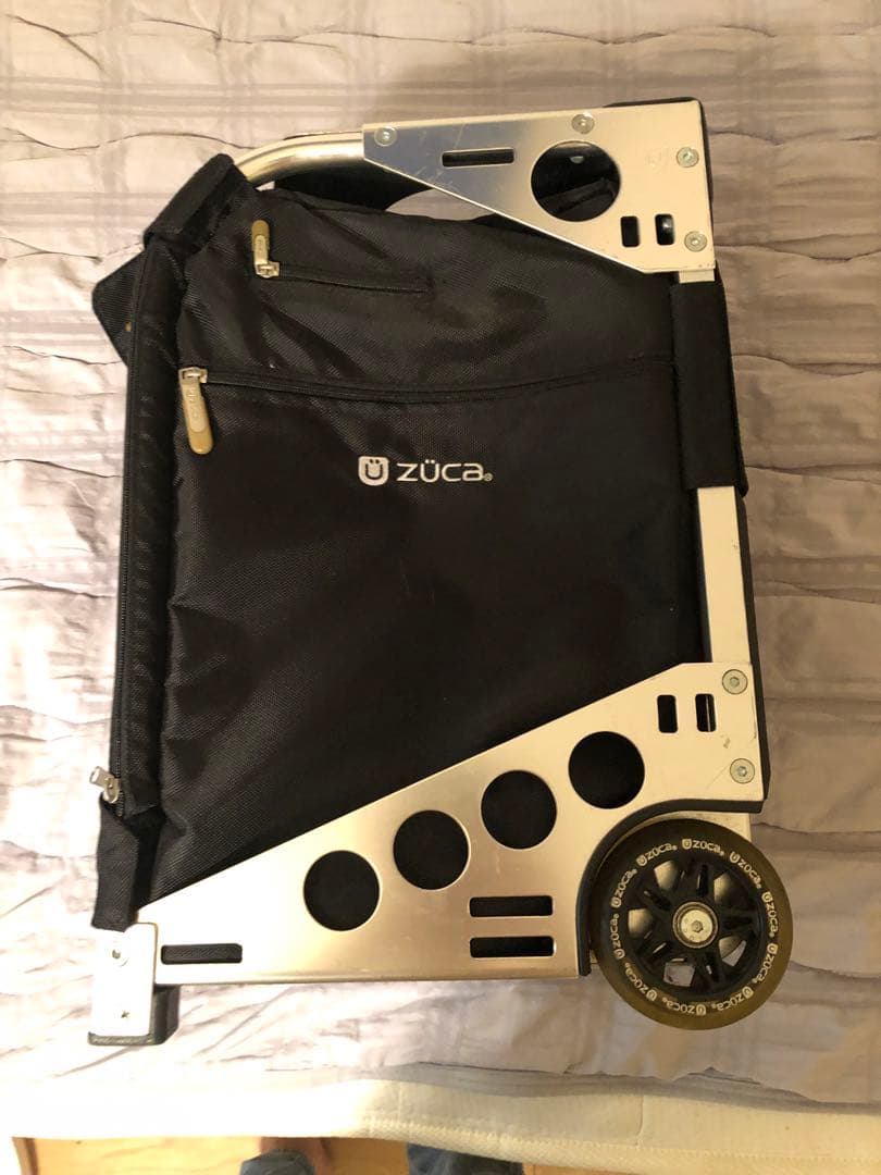 ZÜCA ズーカ　ブラック 座れる　キャリーケース　人気 旅行 シンプル