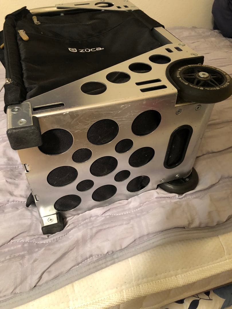 ZÜCA ズーカ　ブラック 座れる　キャリーケース　人気 旅行 シンプル