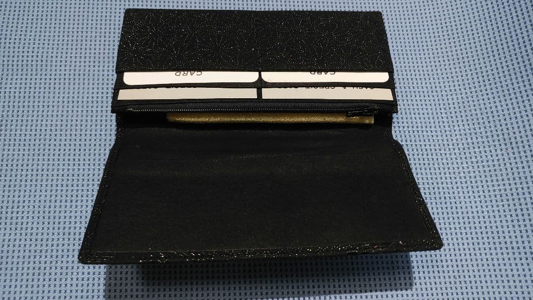 印伝　黒漆の鶴と亀柄模様の長財布 未使用品　レトロ