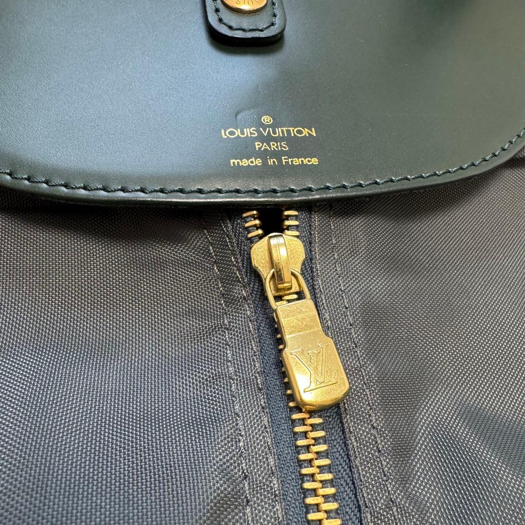 美品 LOUIS VUITTON タイガ ベーリング ガーメントバック