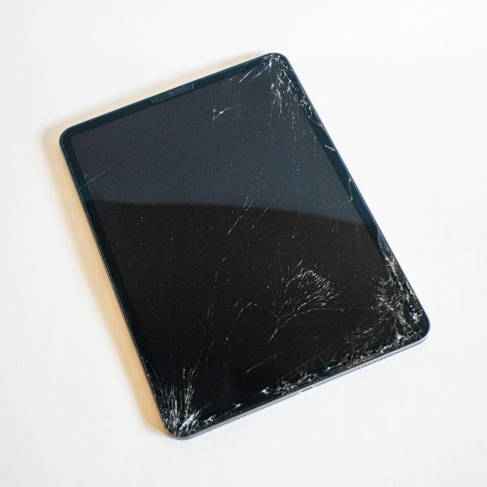 【ジャンク】iPad Pro 11インチ（第2世代） 256GB　画面ひびあり