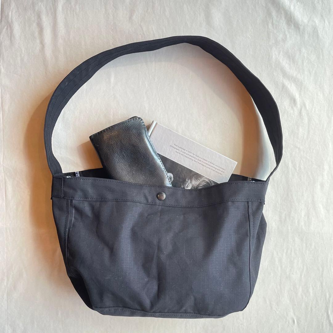 【ニュースペーパーバッグ】リップストップ　ブラック　ショルダー　ビンテージ