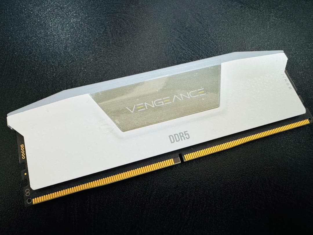 Corsair DDR5-6000 DRAM16GB×1 ホワイトモデル